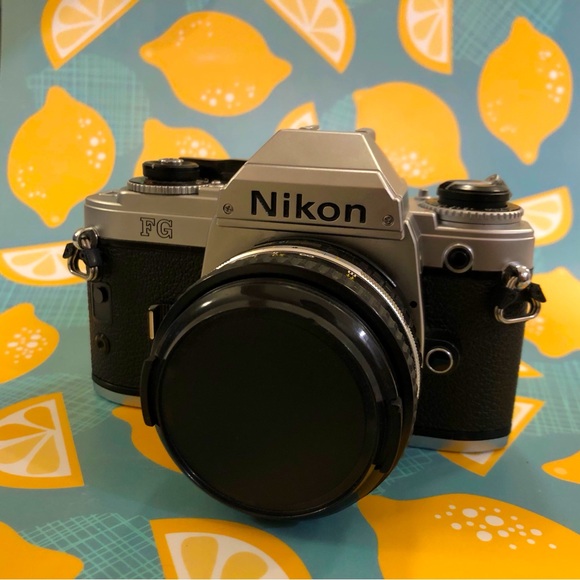 Nikon FG - Picture 2 of 11